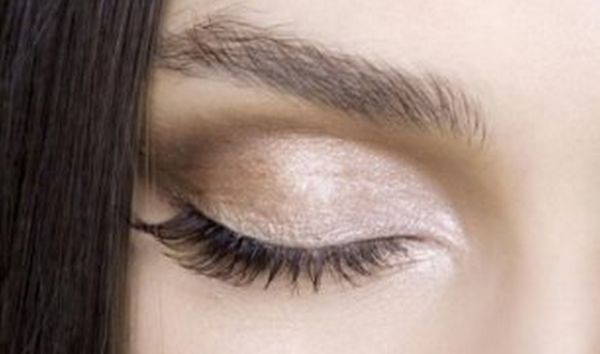 Секрет макияжа для близко посаженных глаз
